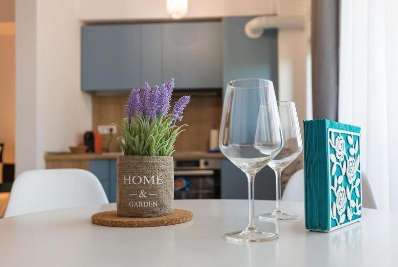 Take A Break By Sunny Lake Studio Apartament